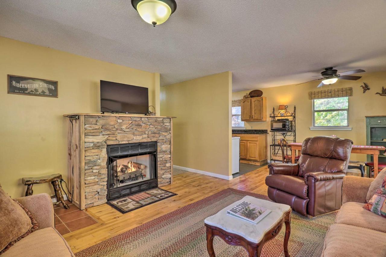 Creekside Retreat With Deck, 18 Miles To Wolf Ridge Βίλα Weaverville Εξωτερικό φωτογραφία